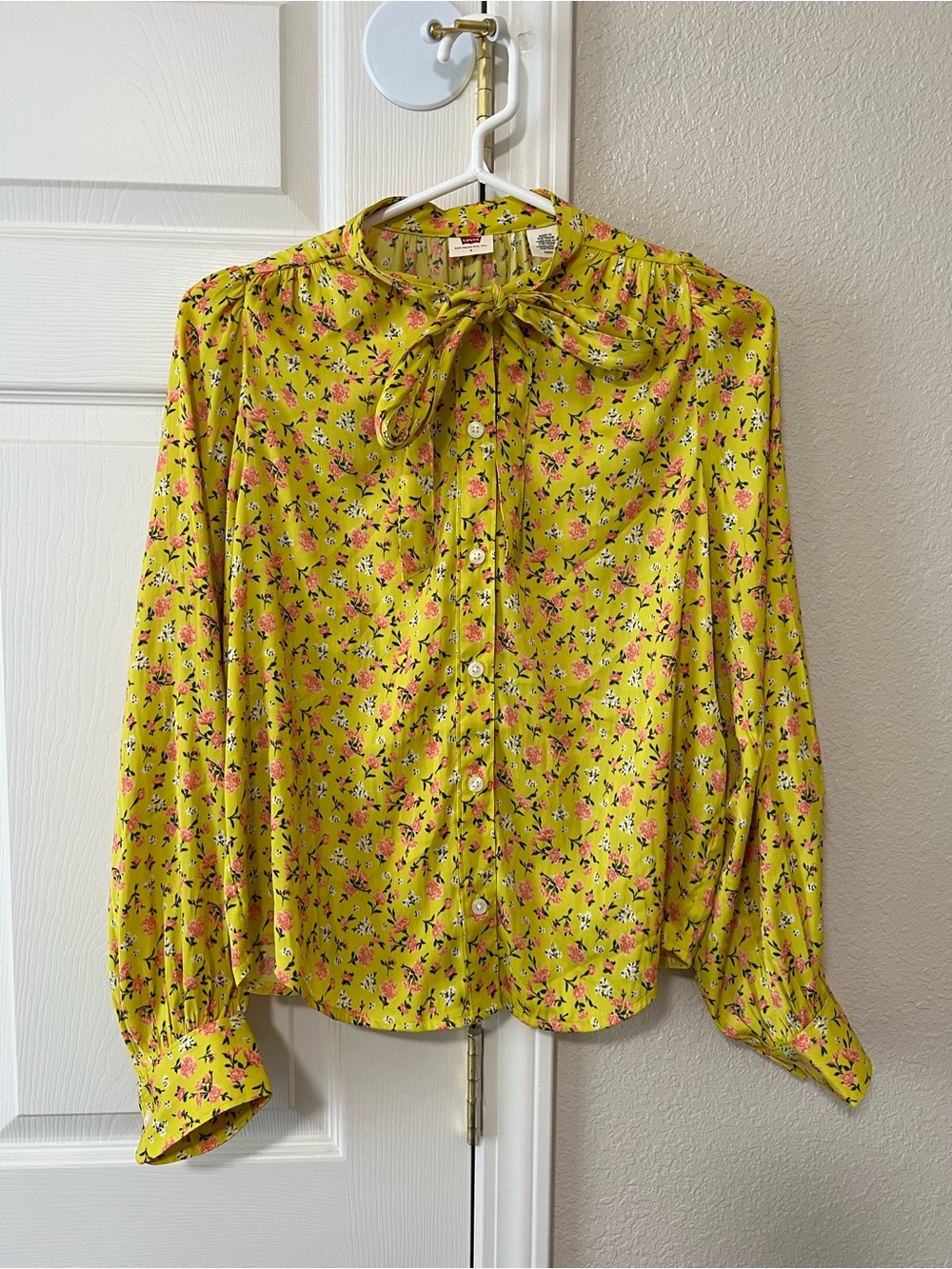 Levi’s Marianna Floral Tie Neck Poet Sleeve Blouse Yellow Pink Size Small